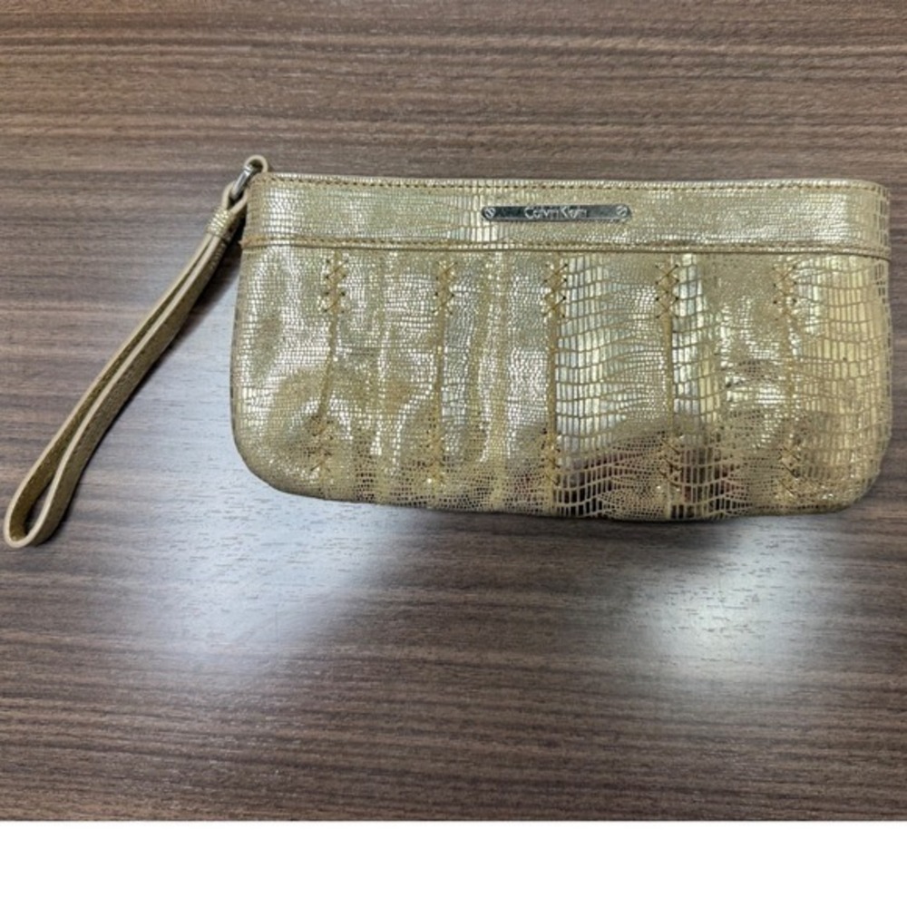 Y2K Glam Gold Metallic‎ Wristlet Clutch